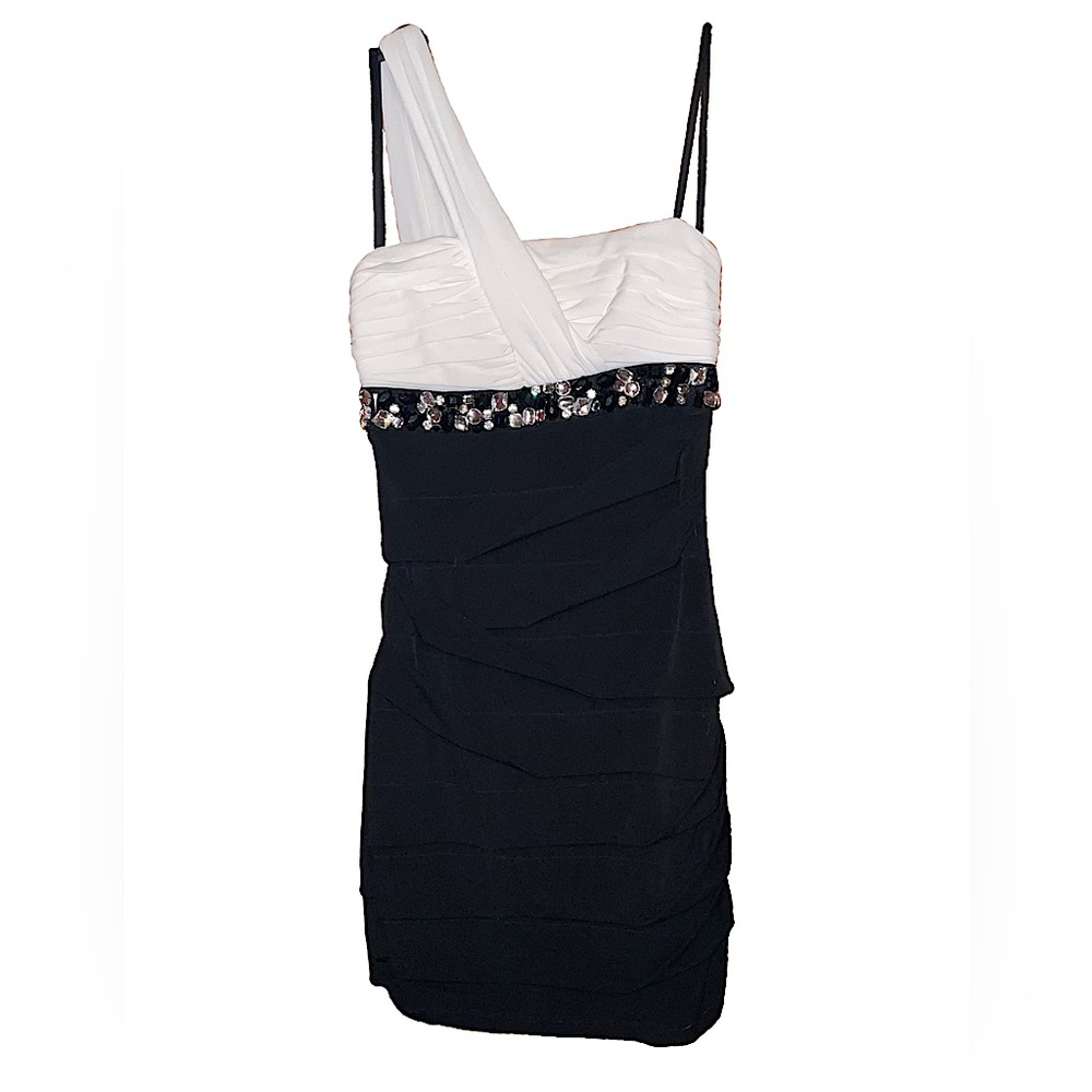 White and Black One-Shoulder Bodycon Pencil Dress
